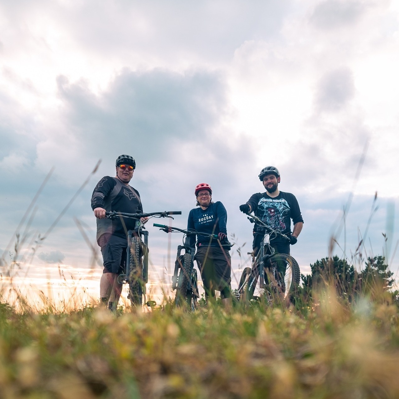 Gestern war wieder Mittwochsrunde! ❤
Danke für eine schöne Auszeit in turbulenten Zeiten.
Glückauf!
Kay
#mtb #bike #cycling #downhill #mtblife #recklinghausen #ruhrpottromantik #herten #meinruhrgebiet #repost #enduro #bikelife #downhillmtb #dh #enduromtb #cyclinglife #bicycle #mtblove #mountainbiking #bikes #gopro #freeride #specialized #mtbiking #ride #redbull #lastbikes #bikeporn #cyclist @blossom_sangregius @david_starke_92 @radrevier.ruhr @besucherzentrum.hoheward @bikepark.ruhrpott @watzup.bike