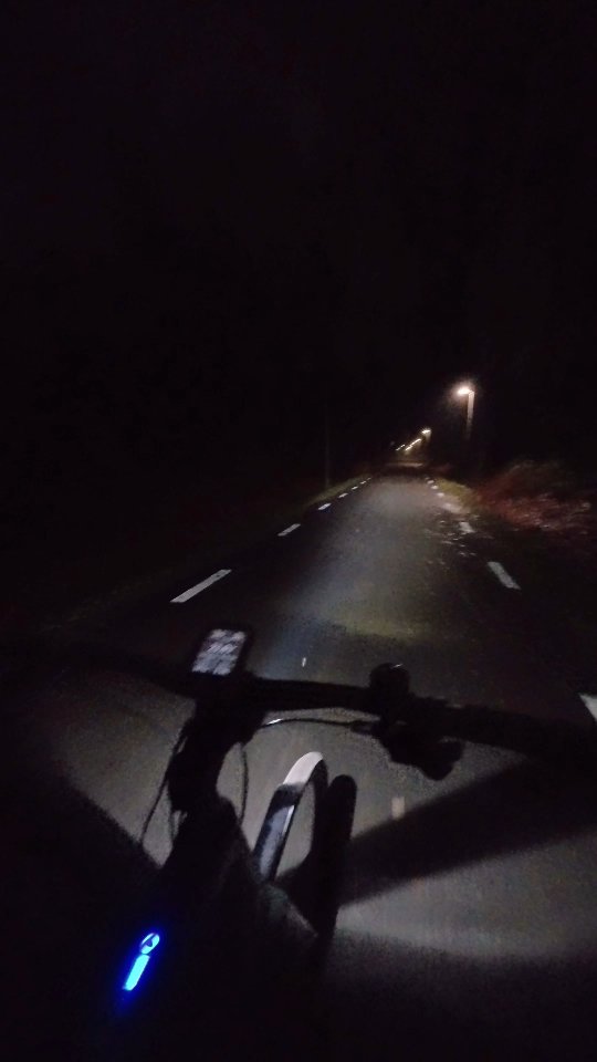 Wir fahren durch bis morgen früh und singen.... ? ✌️😄

___
#fahrradalltag #eurbanbikes #specialized #vadosl #insta360 #insta360goultra #chromebarrage #protectivesports #alltagsradler