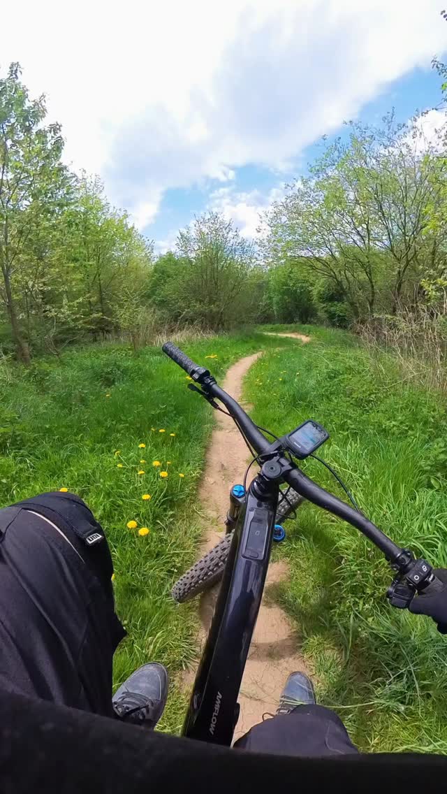 Mehr vom Trailground Brilon und dem Amflow PL Carbon in meinem aktuellen Video auf YouTube. Link in meiner Bio! ✌️