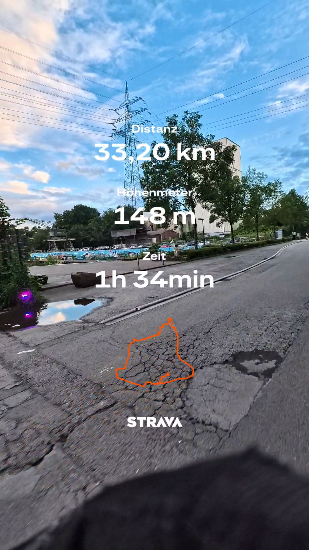 Heute geht es mit Flanellhemd und Gravelbike auf eine kurze Feierabendrunde. 
Schau gerne mal rein, die Tour gibt es auch bei mir auf Komoot. 
Link dazu, in der Bio!