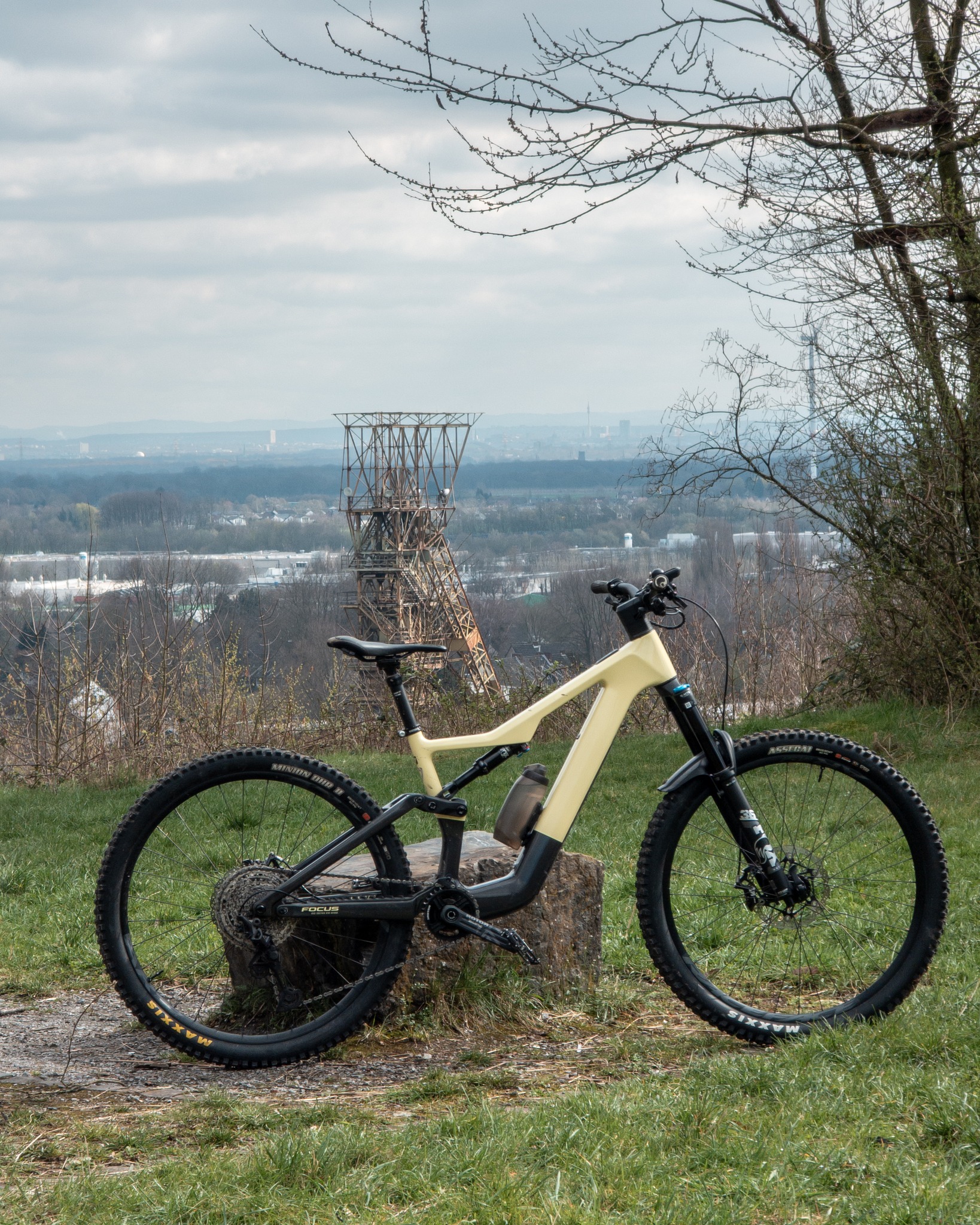 Sonntag war ich wieder auf Haldentour. 
Diesmal ging es zur Halde Ewald Erweiterung, General Blumenthal und zum Abschluss noch zur Halde Hoheward. Das Video zu der Tour gibt es dann in ca. 4 Wochen, wenn die Rotwildserie beendet ist. 

Die Tour selber gibt es aber schon bei mir auf Komoot. 
Schaut also gerne mal rein, wenn Ihr Bock habt.